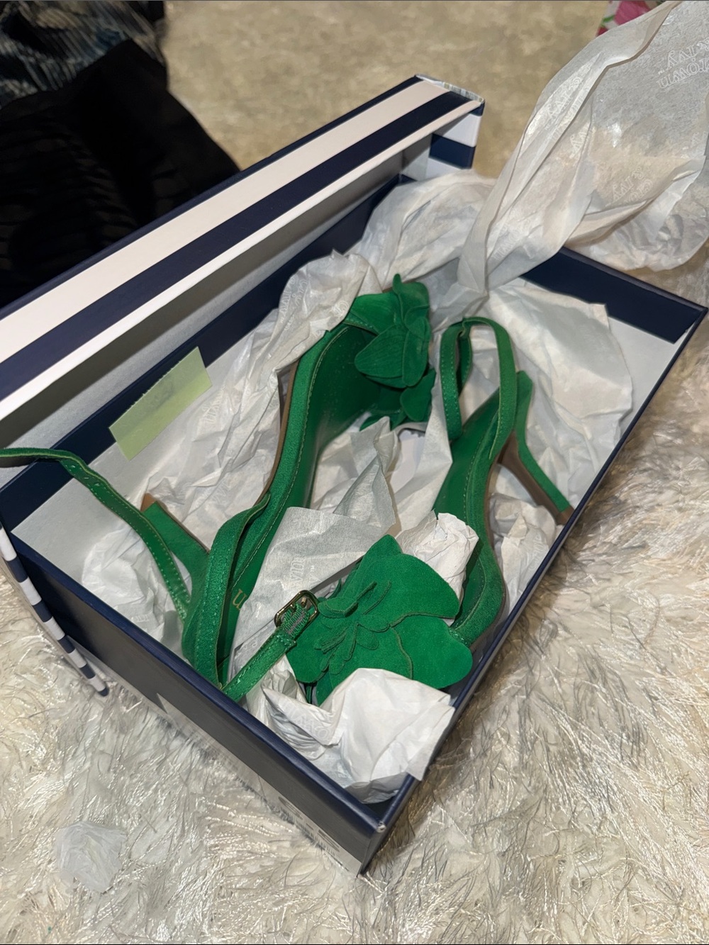 💚💚💚💚💚NWT crown & ivy Green Suede Floral Bow Strappy Heels 💚💚💚💚💚💚💚💚💚💚